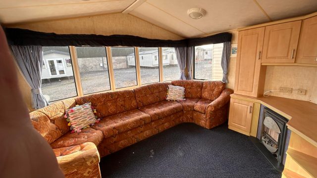 002 Westmoreland Lounge