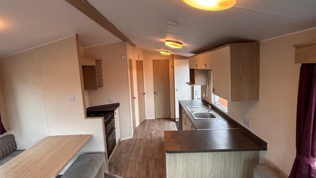 003 Everglade Lounge