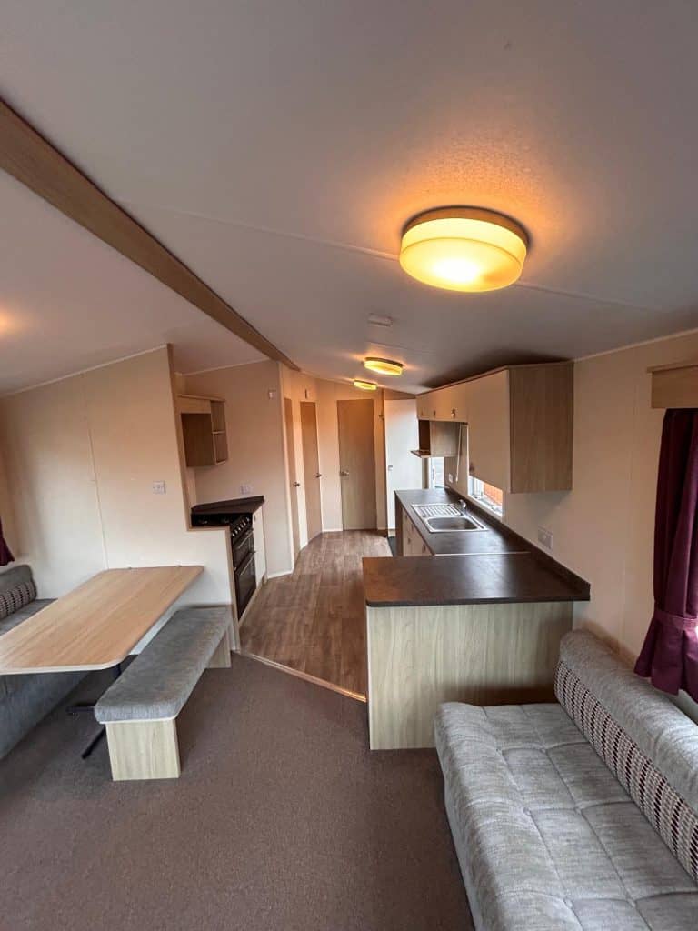 003 Everglade Lounge