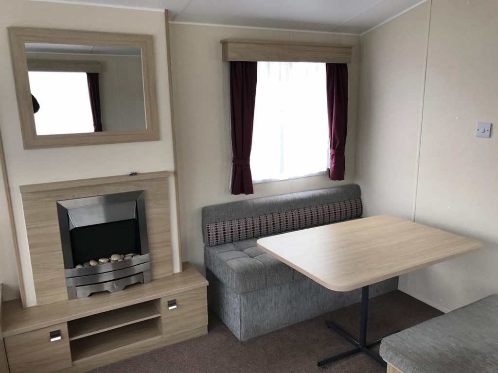 003 Everglade dining