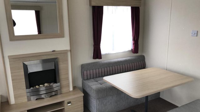 003 Everglade dining