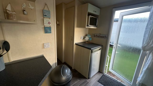 004 BK Breeze entrance