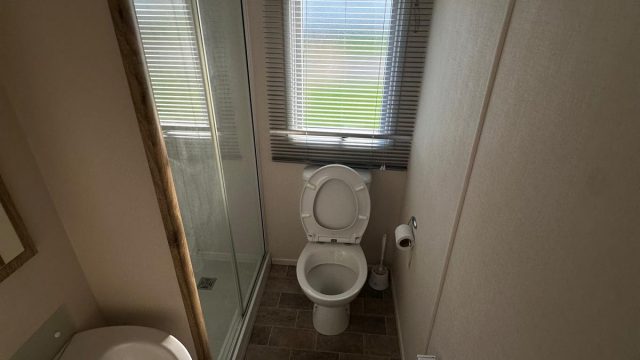 007 coworth bathroom