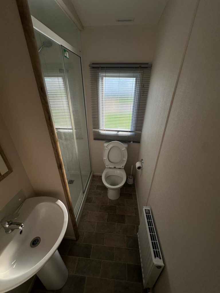 007 coworth bathroom