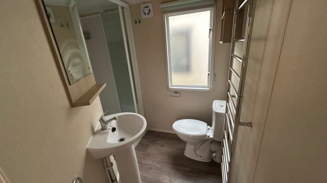 009 Everglade Bathroom