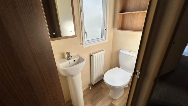 010 Ashcroft ensuite