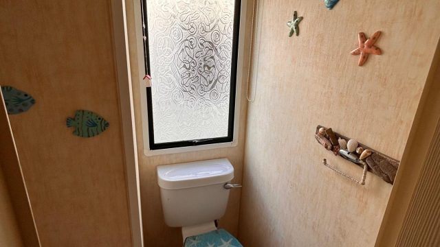 010 Westmoreland toilet