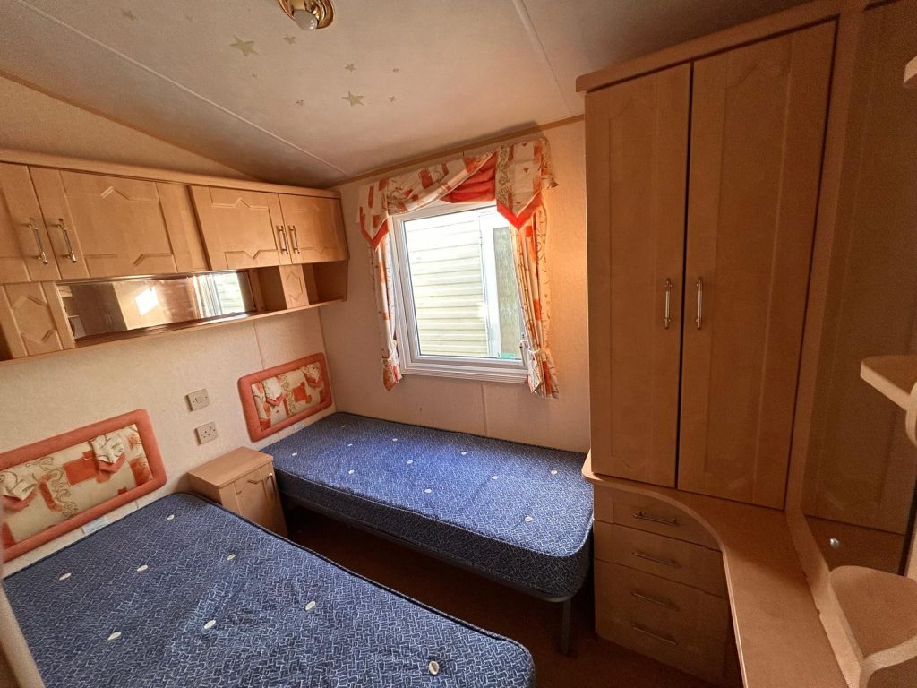 011 Aspen Twin Bedroom 2