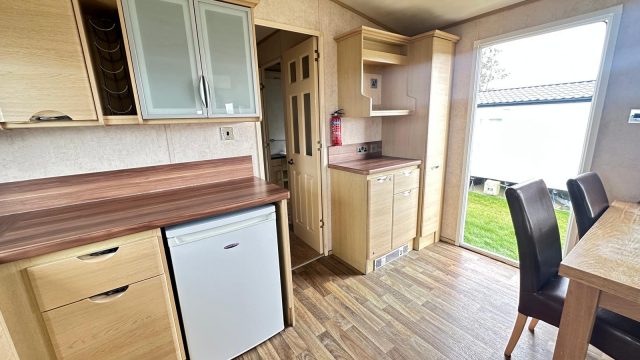 005 Ashcroft kitchen