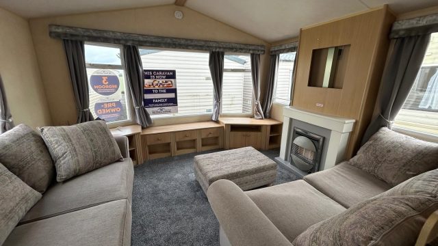 003 Salisbury Lounge