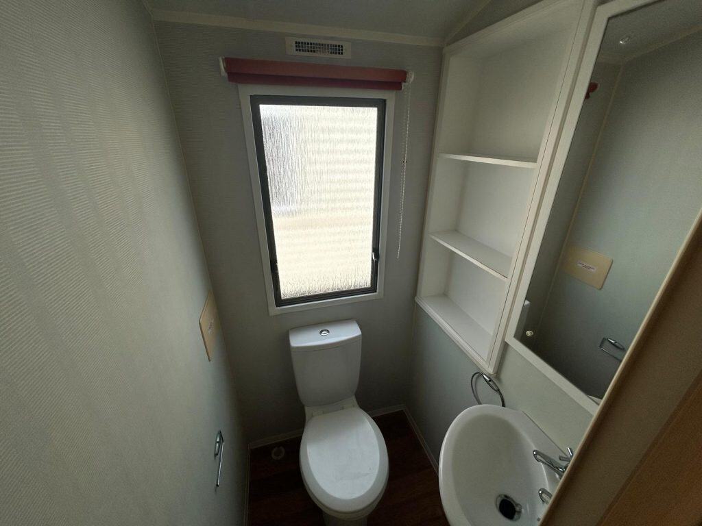 005a toilet