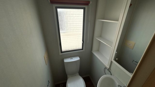 005a toilet