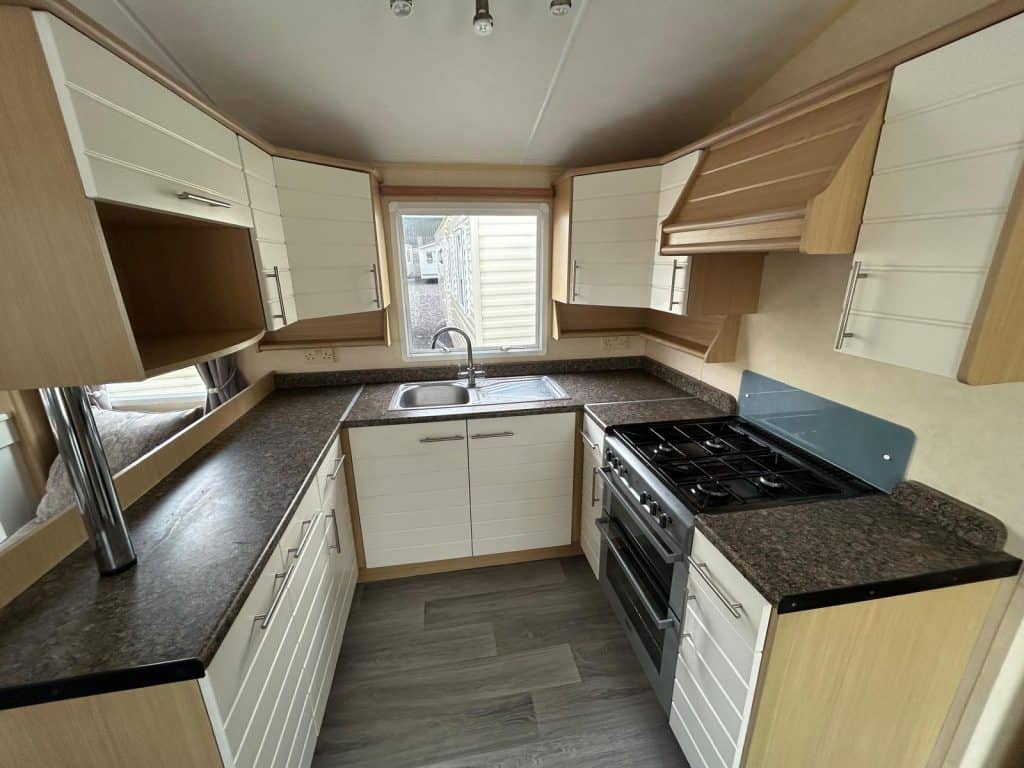 006 Salisbury Kitchen