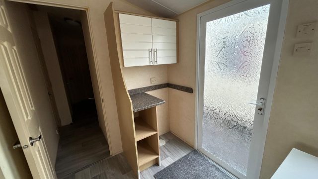 007 Salisbury entrance