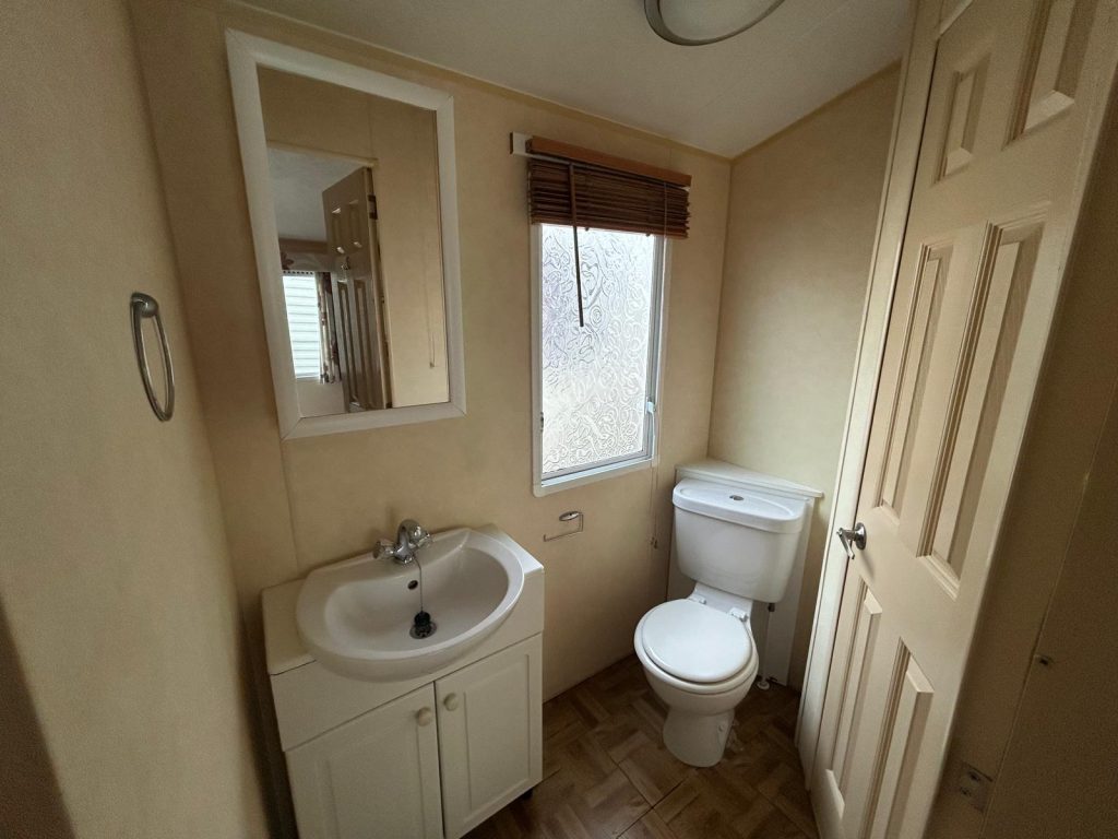 008 Salisbury Ensuite