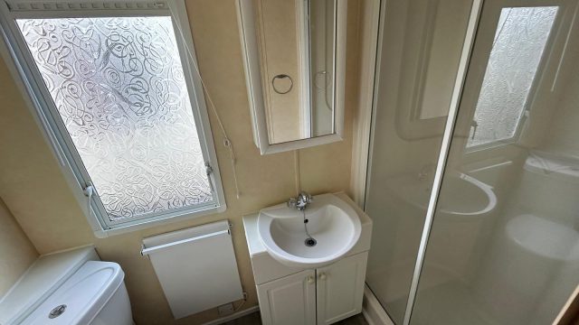 008 salisbury bathroom