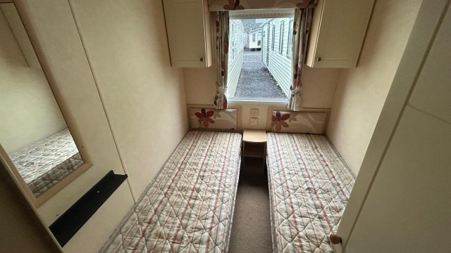 009 Salisbury Twin 1