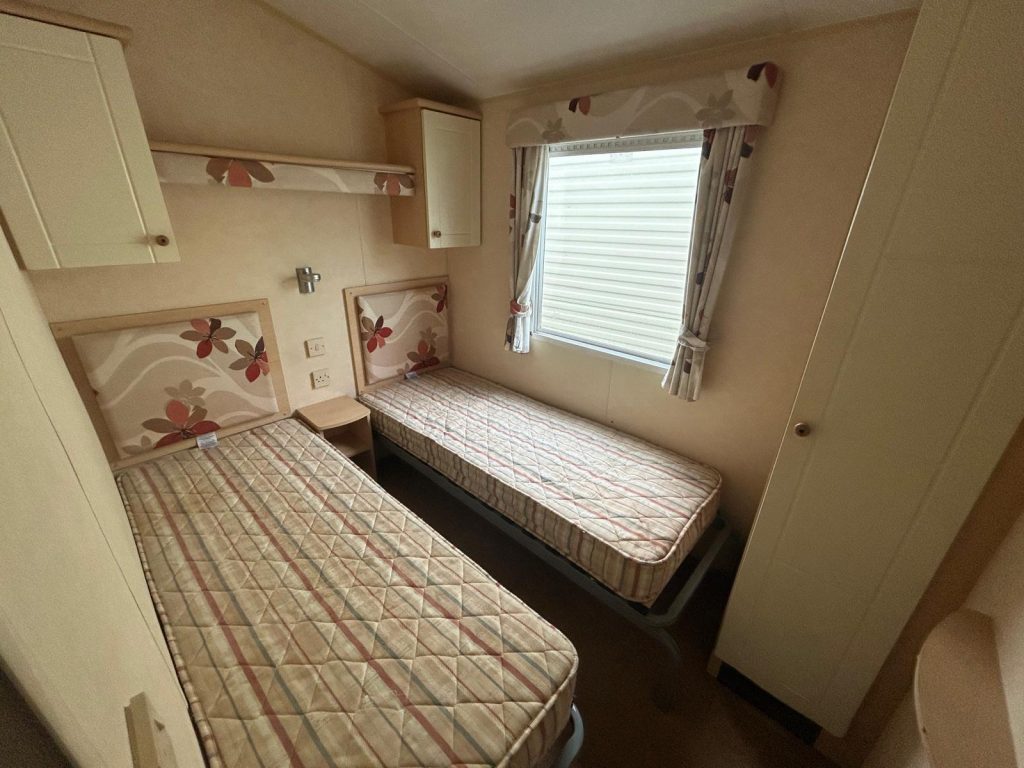 010 Salisbury Twin 2