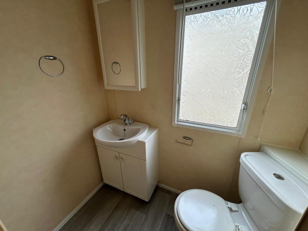 011 Salisbury Ensuite