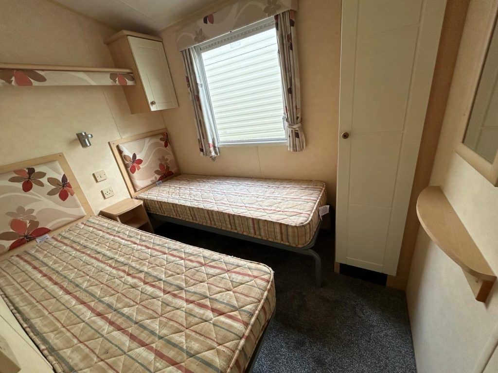 012 Salisbury Twin 1