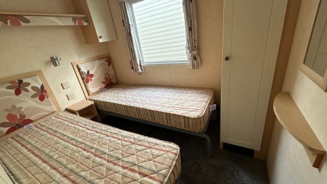 012 Salisbury Twin 1