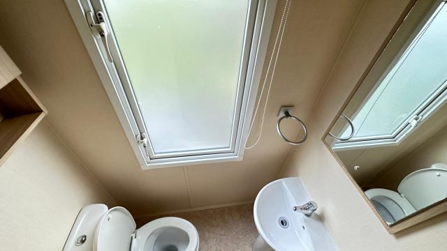 013 BK Sheraton ensuite