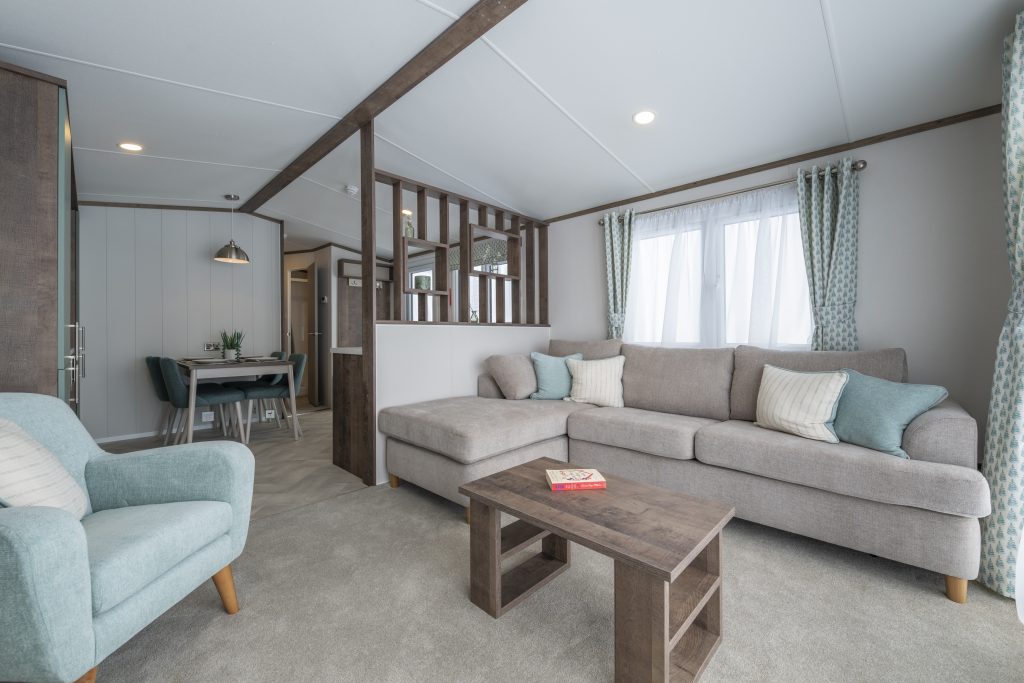 002 Hemsworth Lounge