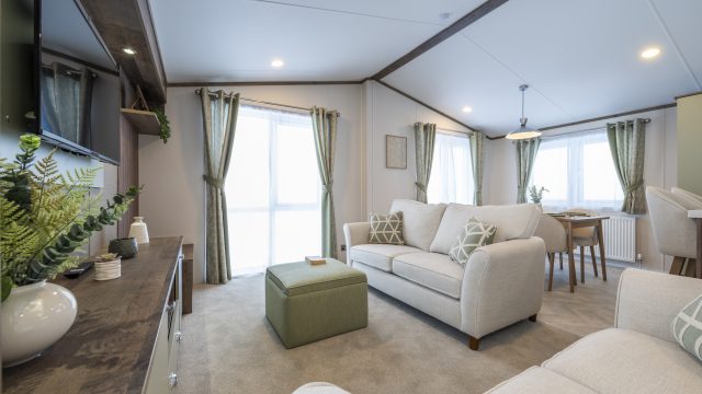 003 Harlington-Lodge