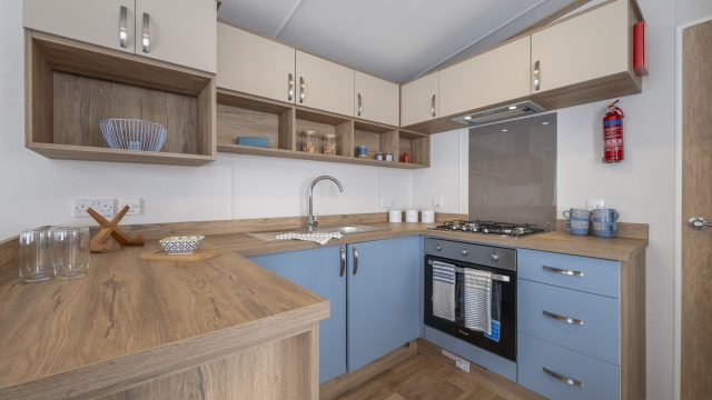 007 Henley Kitchen
