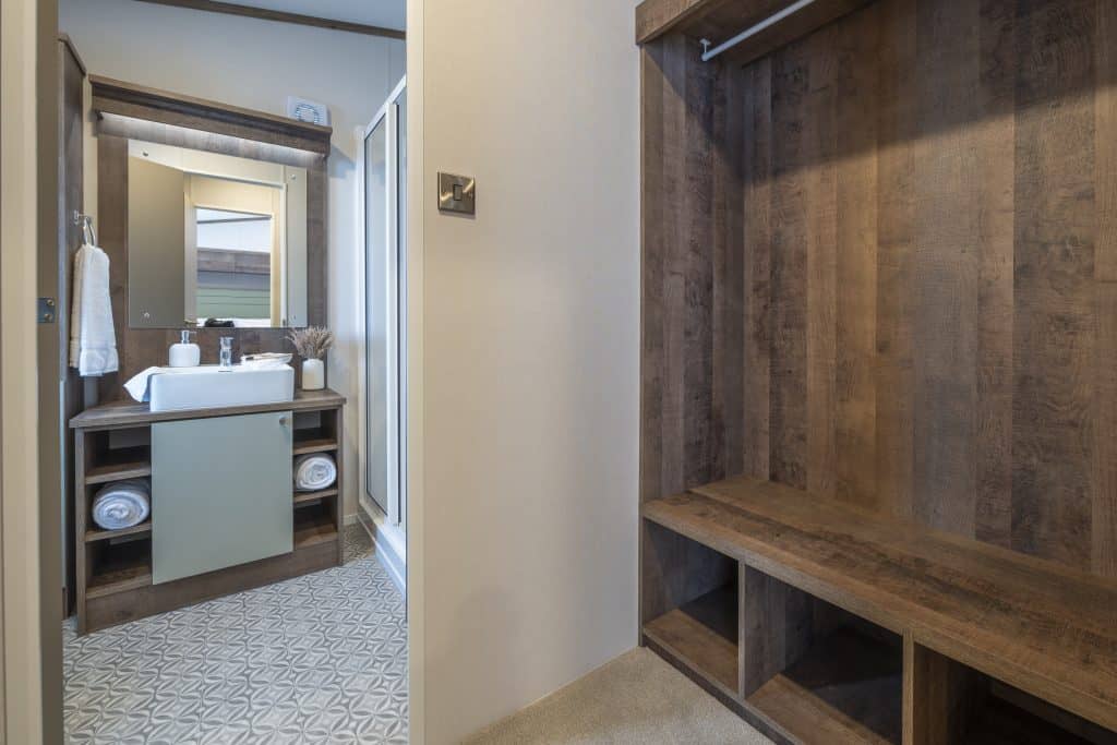 008 Harlington-Lodge