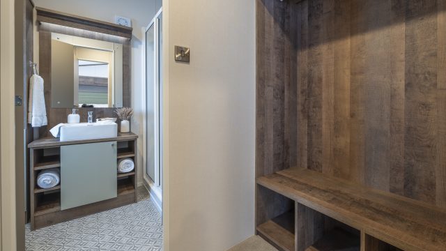 008 Harlington-Lodge