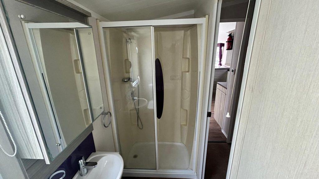 008 Moselle shower