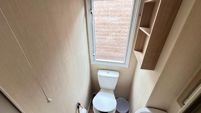 011 loire toilet