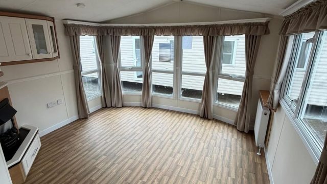 002 Winchester lounge