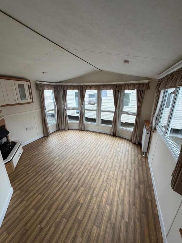 002 Winchester lounge