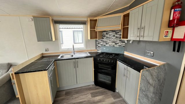 005 Richmond kitchen