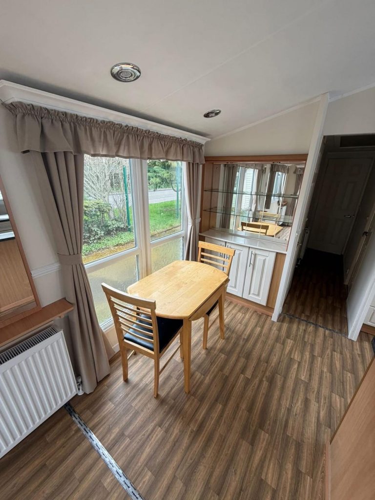 005 Winchester dining