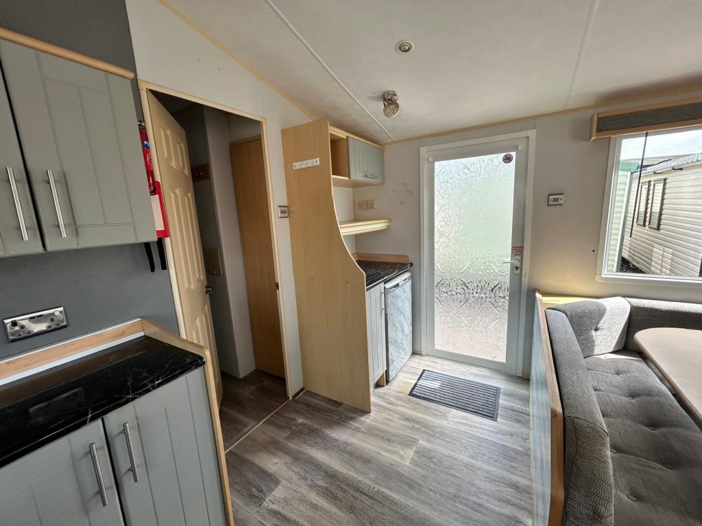 006 Richmond kitchen