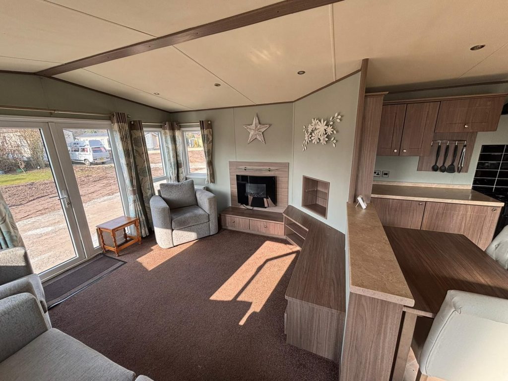 002 Ambleside lounge