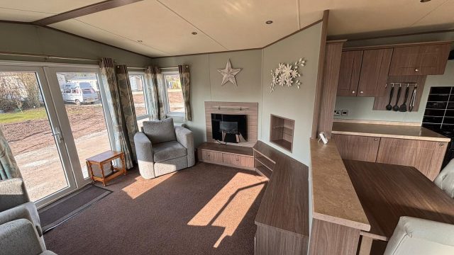 002 Ambleside lounge