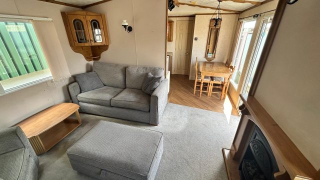 002a cottage lounge