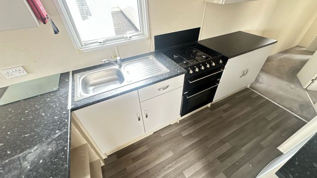 004 Moonstone 2bed kitchen