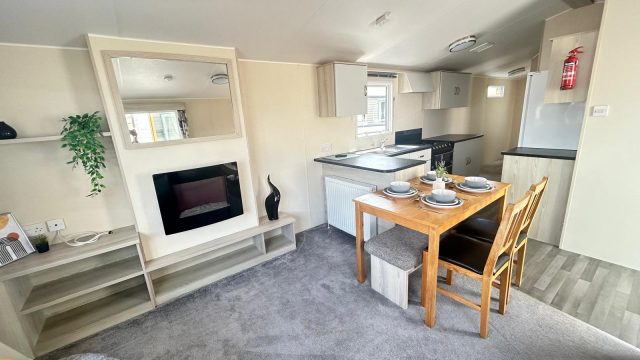 004 Moonstone living