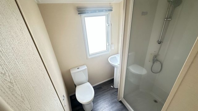 006 Moonstone 2bed shower