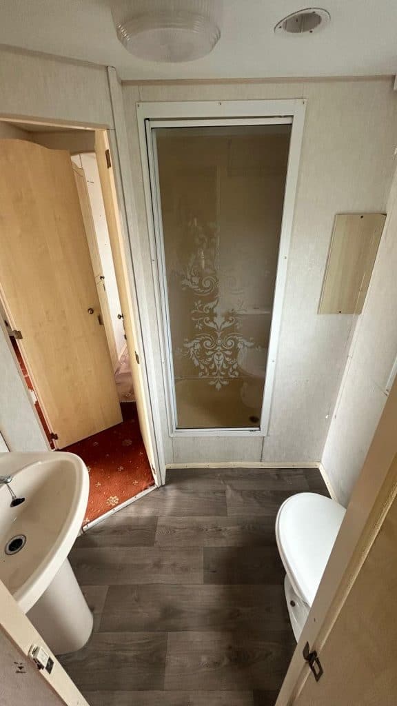 010 supreme bathroom