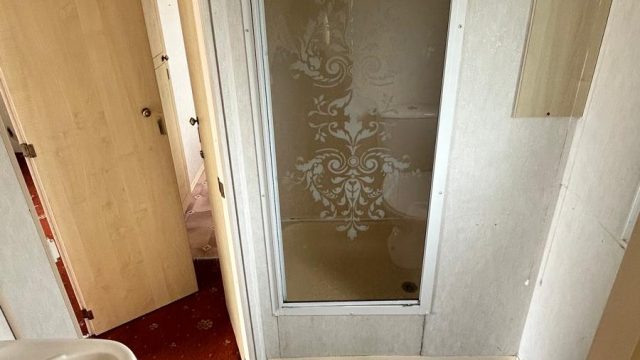 010 supreme bathroom