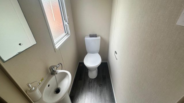 011 Moonstone toilet