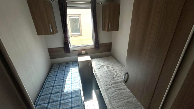 013 Bordeaux 40ft Twin 2