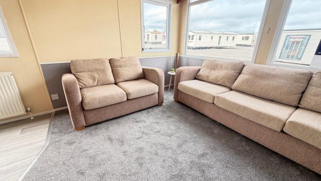 003 regal lounge