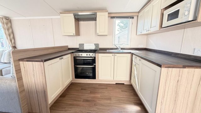 004 Burgundy Kitchen